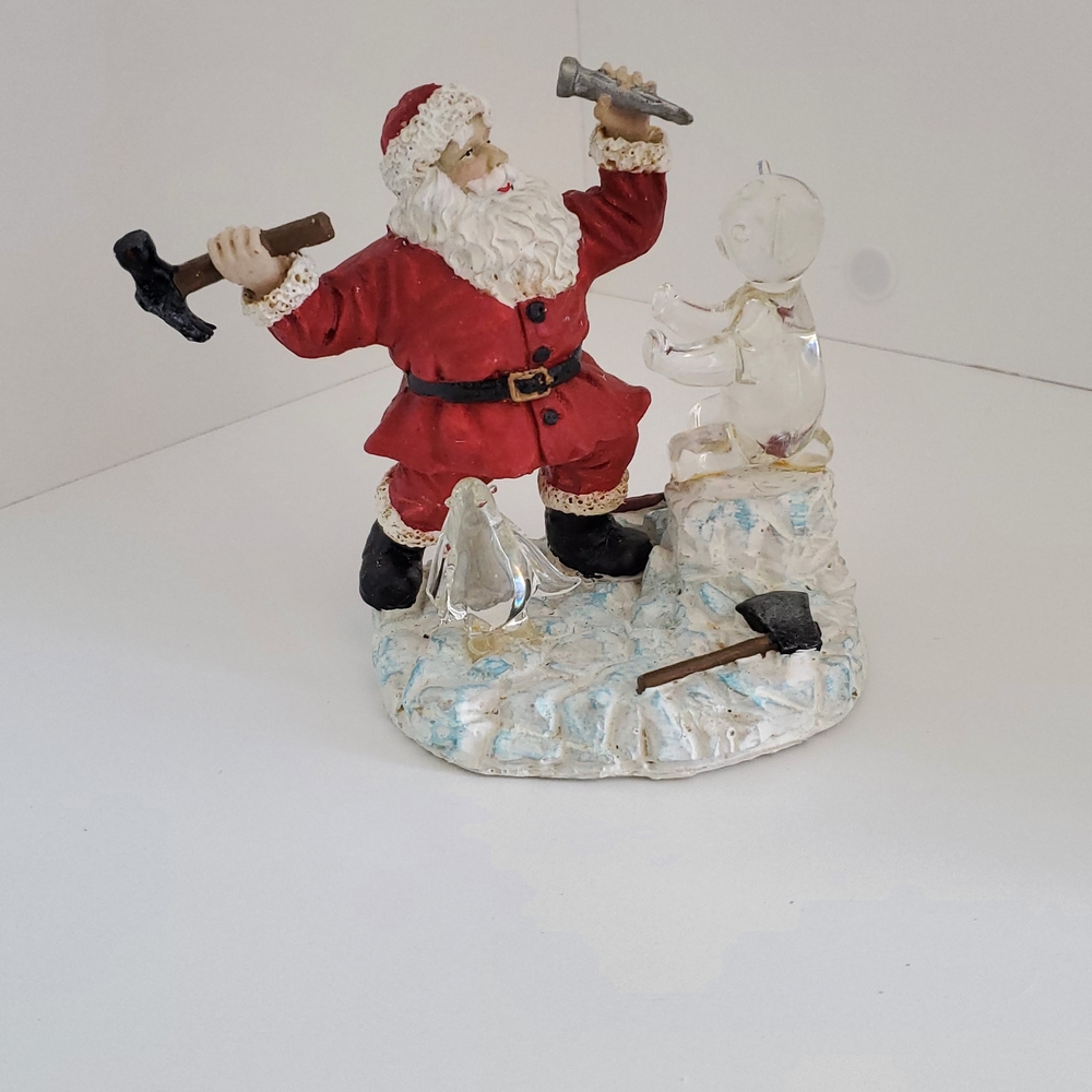 Vintage 90's Rare World Showcase Collectable Sculpting Santa Holiday Figurine